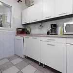 3 Bedroom Awesome In * 브르시