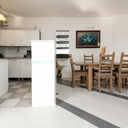 3 Bedroom Awesome In Vrsi