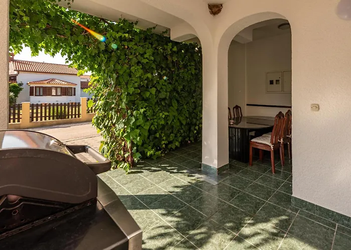 Tatil Evi 3 Bedroom Awesome In Vrsi