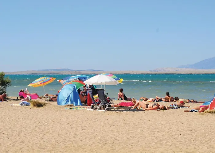 Дом отдыха 3 Bedroom Awesome In Врси