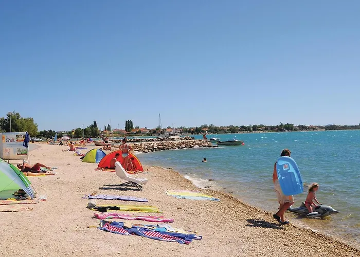 Дом отдыха 3 Bedroom Awesome In Врси