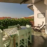3 Bedroom Awesome In *