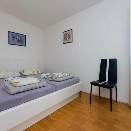Casa vacanze Lovely In With Wifi