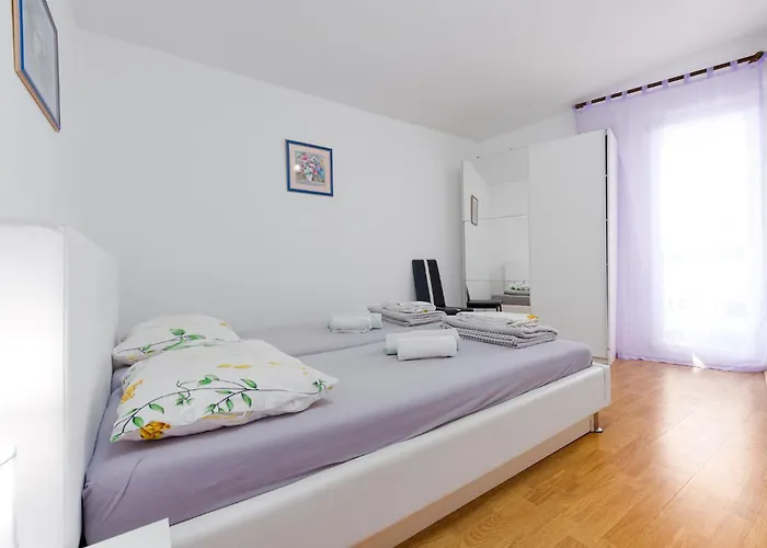 3 Bedroom Awesome In Vrsi