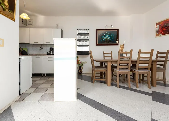 3 Bedroom Awesome In Vrsi