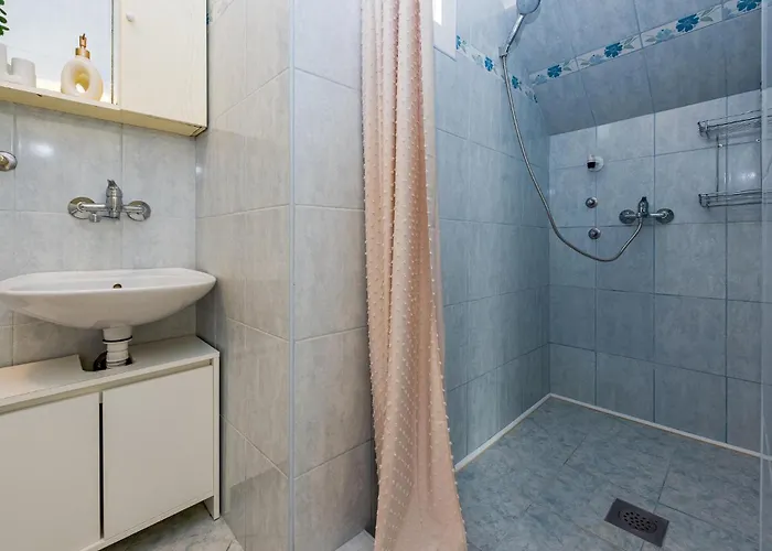 3 Bedroom Awesome In * Vrsi