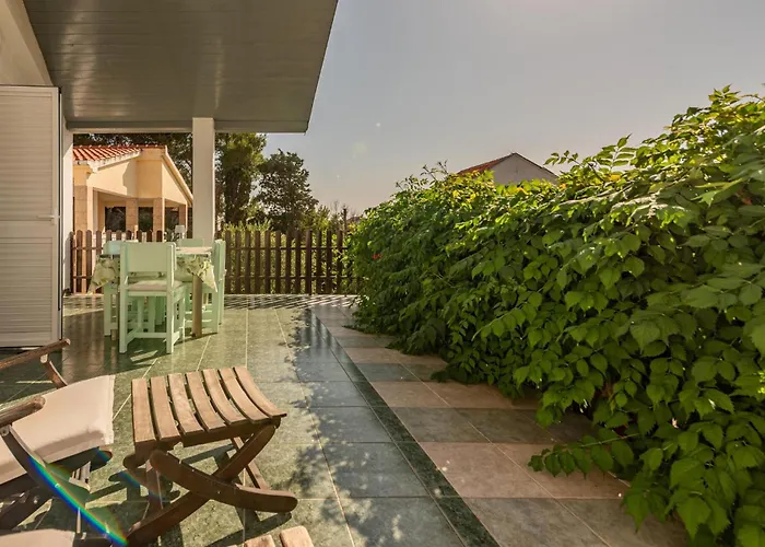 3 Bedroom Awesome In Vrsi